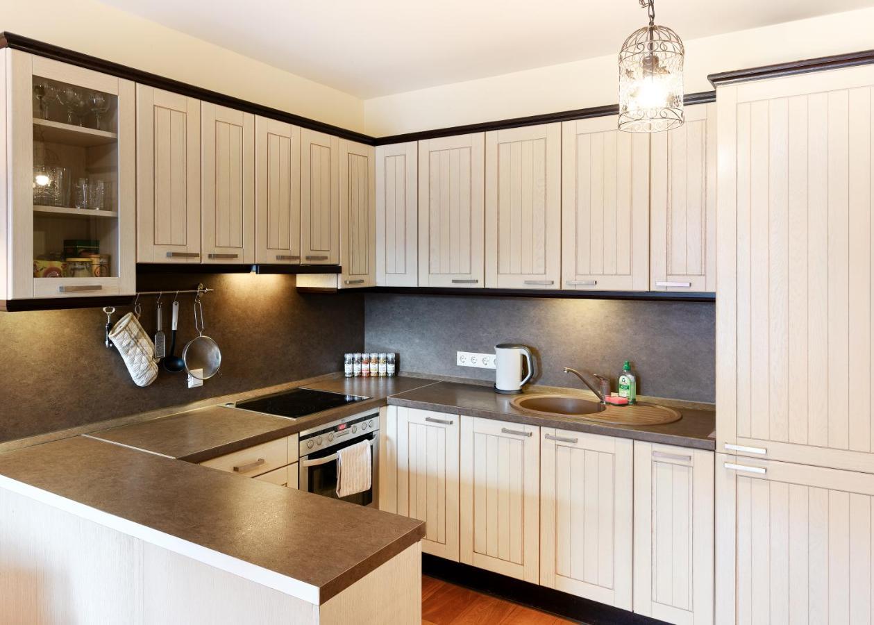 Ona'S Apartment In City Center With Private Parking Kaunas Exteriör bild
